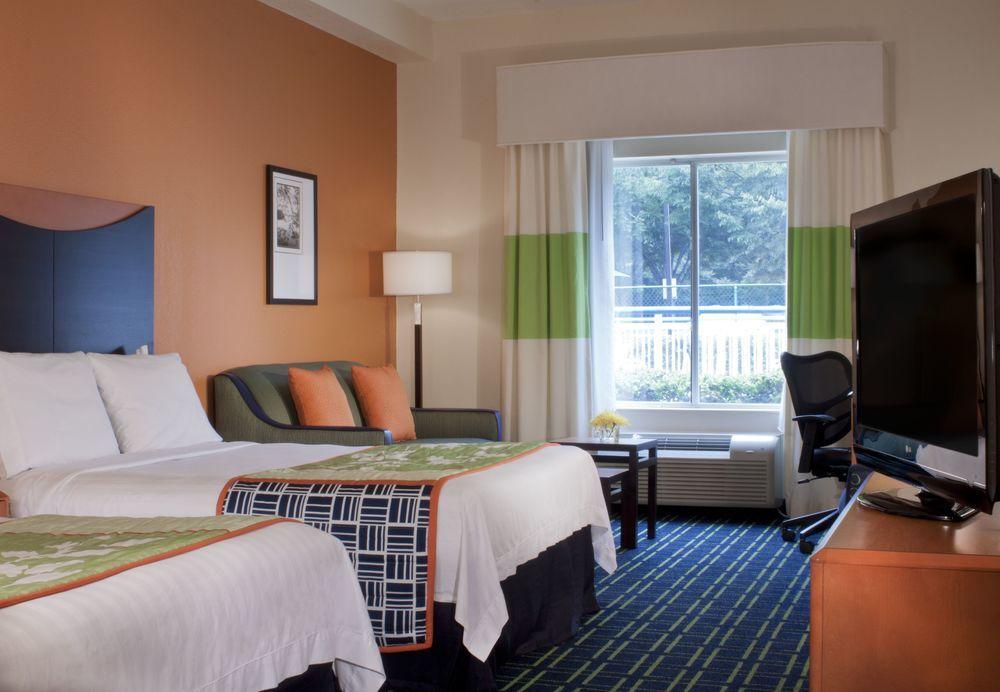 Fairfield Inn & Suites By Marriott Atlanta Кеннесо Экстерьер фото