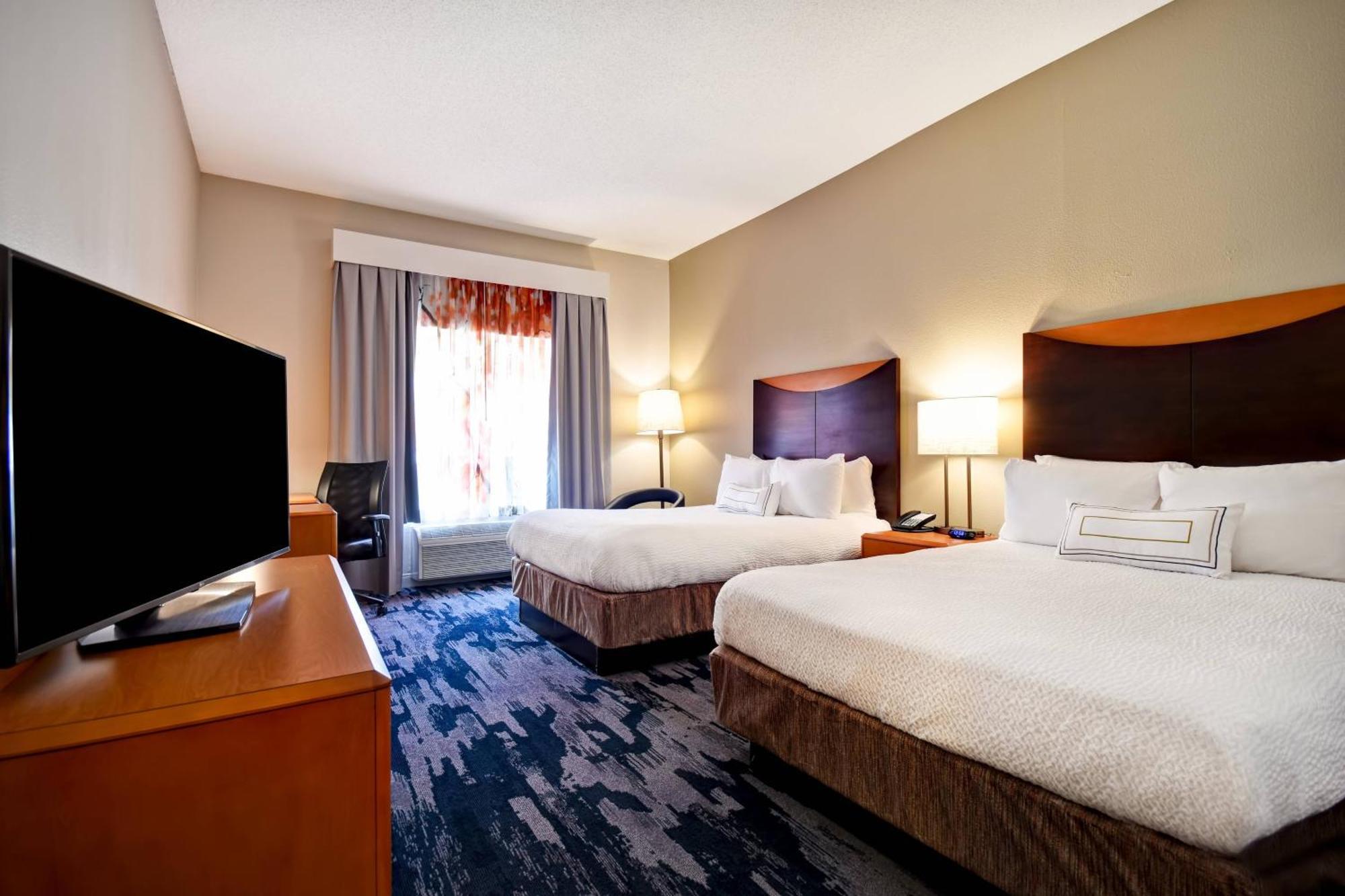 Fairfield Inn & Suites By Marriott Atlanta Кеннесо Экстерьер фото