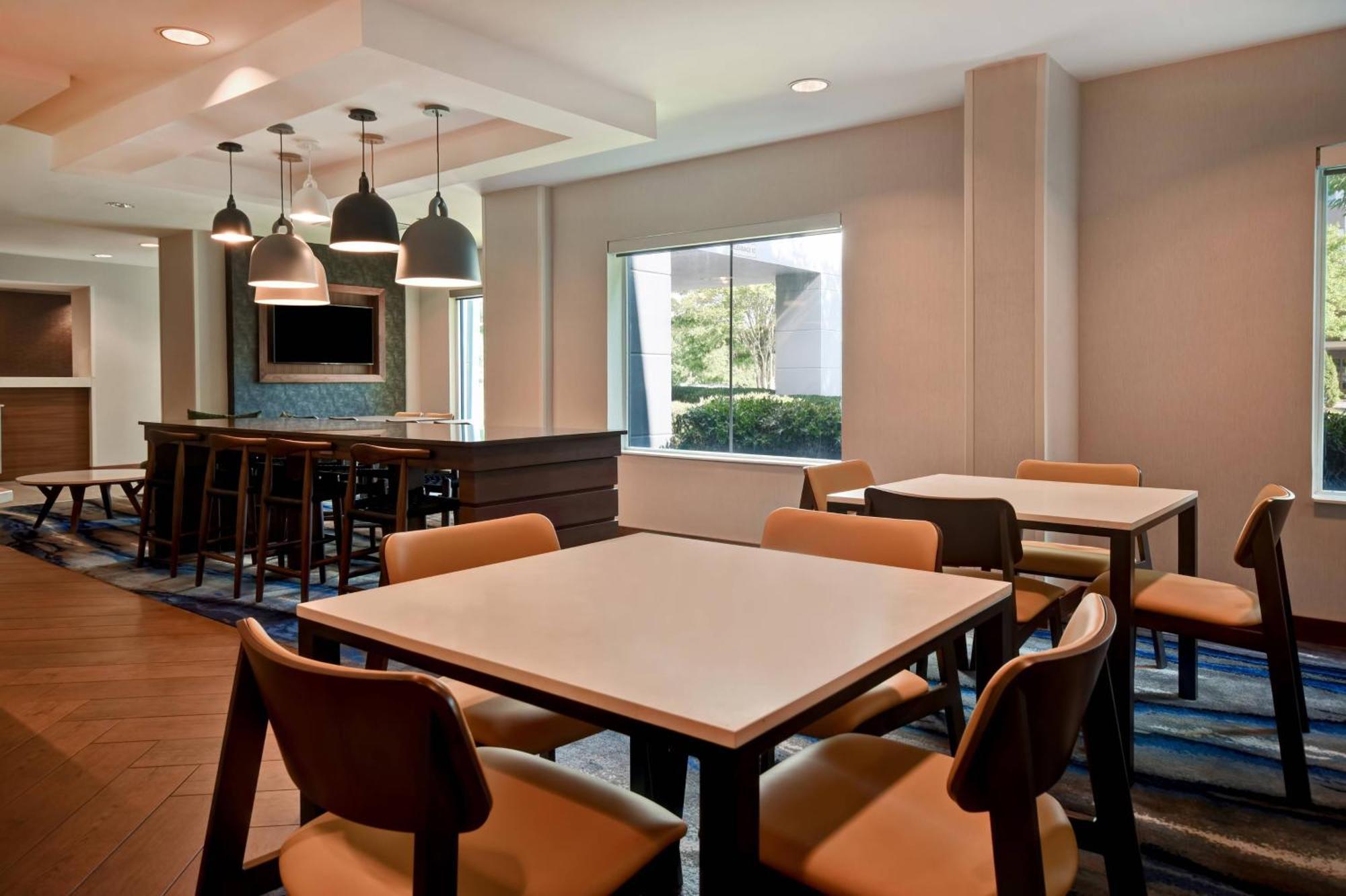 Fairfield Inn & Suites By Marriott Atlanta Кеннесо Экстерьер фото
