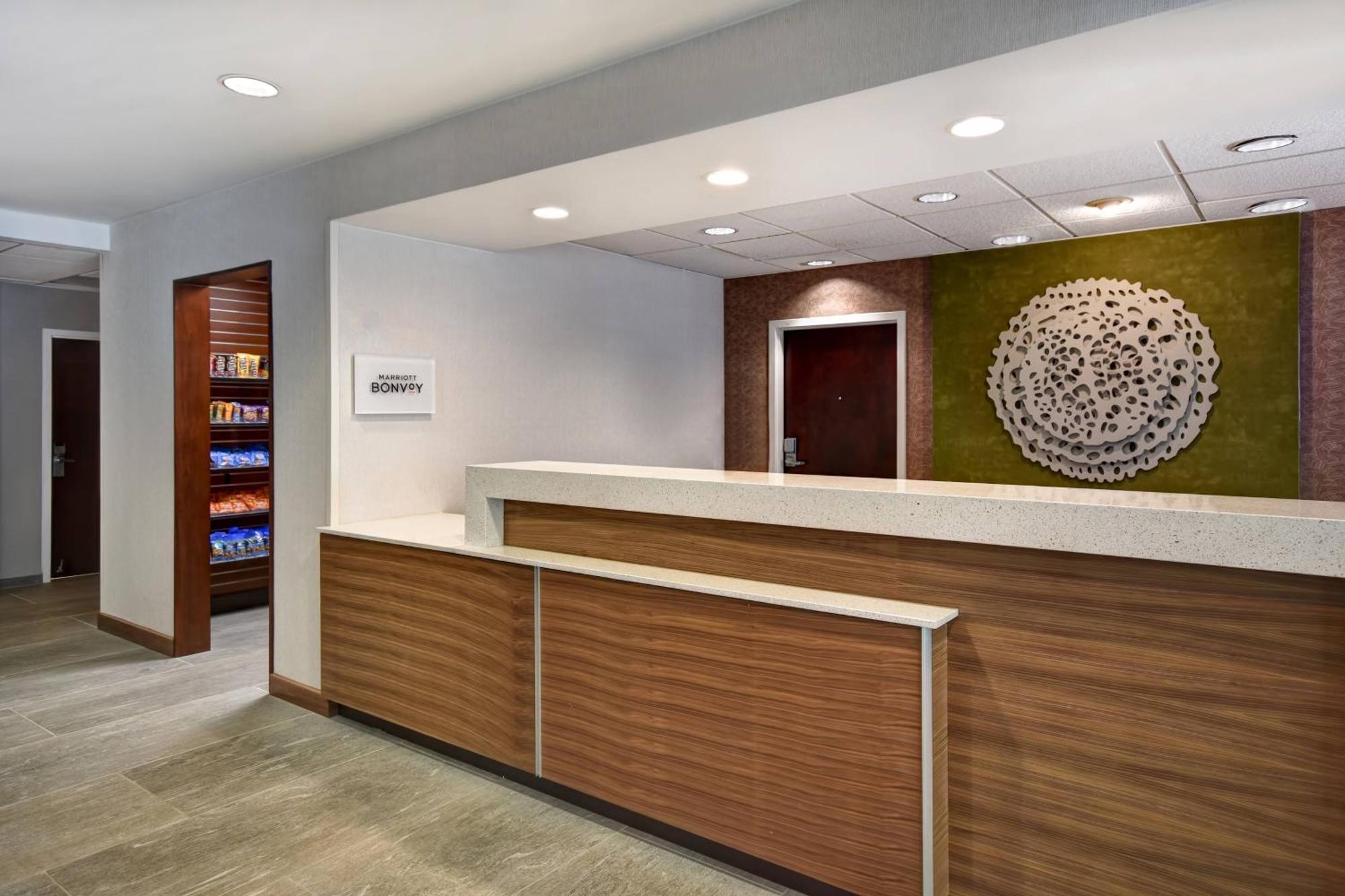 Fairfield Inn & Suites By Marriott Atlanta Кеннесо Экстерьер фото